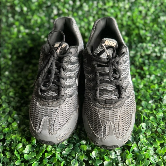 Nike Air Gray Sneakers - Picture 4 of 6